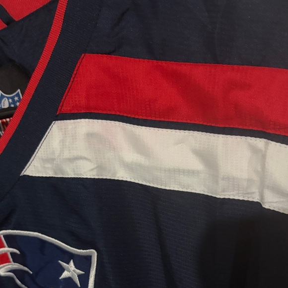⭐️NWOT⭐️NFL Patriots Navy and Red Windbreaker - Picture 5 of 6